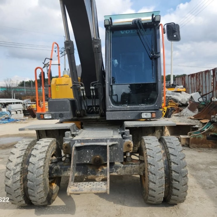 볼보 EW140E 2023년식 1억3800만원 판매합니다. 볼보 EW140E 2023년식 1억3800만원 판매합니다.