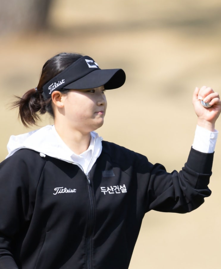 *시드없는 <b>김민솔</b> 4타차 단독선두&신지애1벌타- 2025 <b>KLPGA</b>... 
