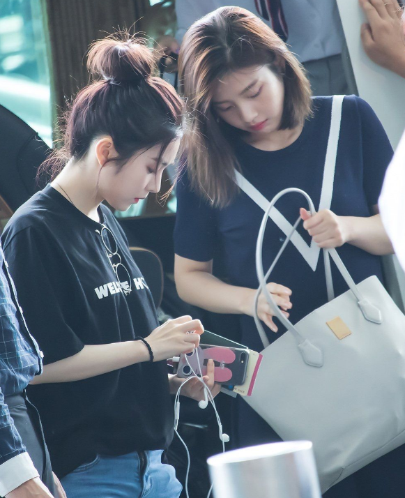   레드벨벳 아이린&슬기 유닛, 2025년 본격 컴백! 4월~8월 활동 총정리  공식 쿠키봉