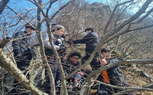  영암경찰 드론·헬기 투입, 새벽 4시경 집 나가 산속 헤매던 치매 노인 신속 발견 구조