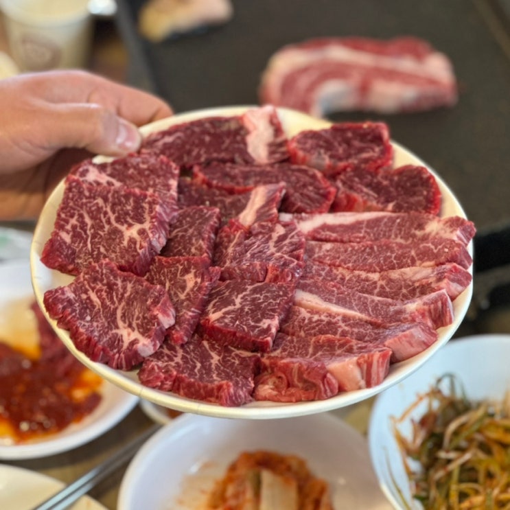  두번째 급방문 부농정육식당 한우소모듬한판 한우특수부위모듬 한돈오겹살 뒷목살 육사시미 라면 리뷰.