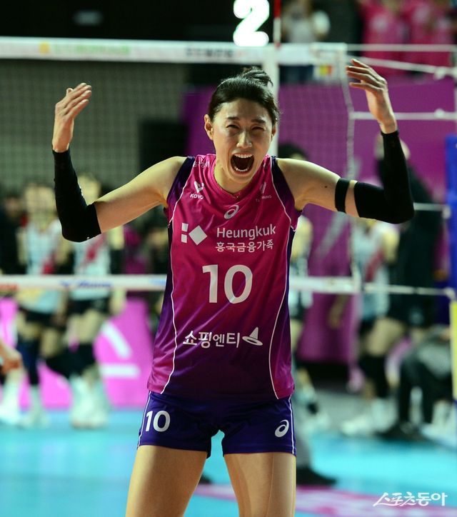  아본단자 감독도, 고희진 감독도 감탄했다…“김연경은 다르긴 다르네”