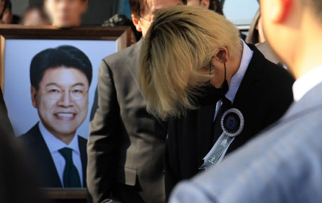  "상처받았던 분들께 용서 구해"...장제원 전 의원 발인식