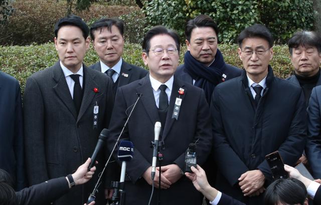 <b>이재명</b> '1만 명 학살 계획' <b>발언</b> 논란 尹측 "<b>허위</b>사실 유포... 