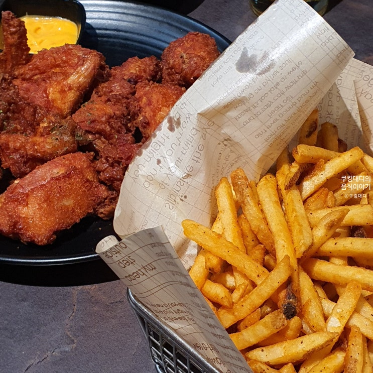  구리 인창동 술집 오이씨 통치킨 더블랙 치킨 감자튀김 떡볶이 하이볼 음식조합