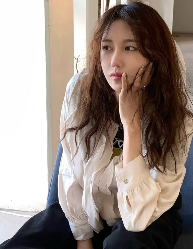  46세 나이가 거짓말 같은 투명 미모와 함께한 이지아의 올리비아로렌 스타일 코디