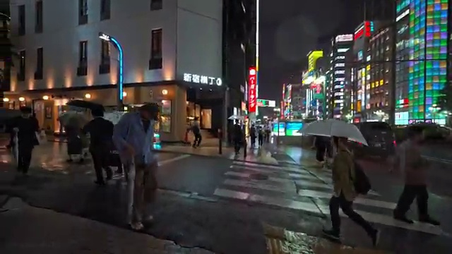  스타일 아이콘이 되기 위한 필수 패션 아이템
