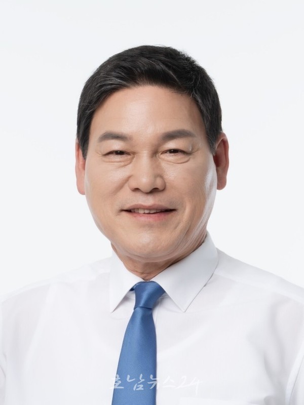  정철원 담양군수 '조국혁신당 1호 최초 단체장'으로 ..지역정치권 변화일 듯