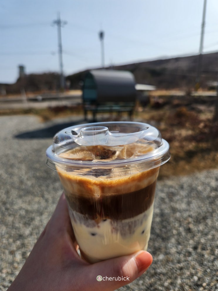  강원도 양양 카페 옥수수크림라떼 인아웃