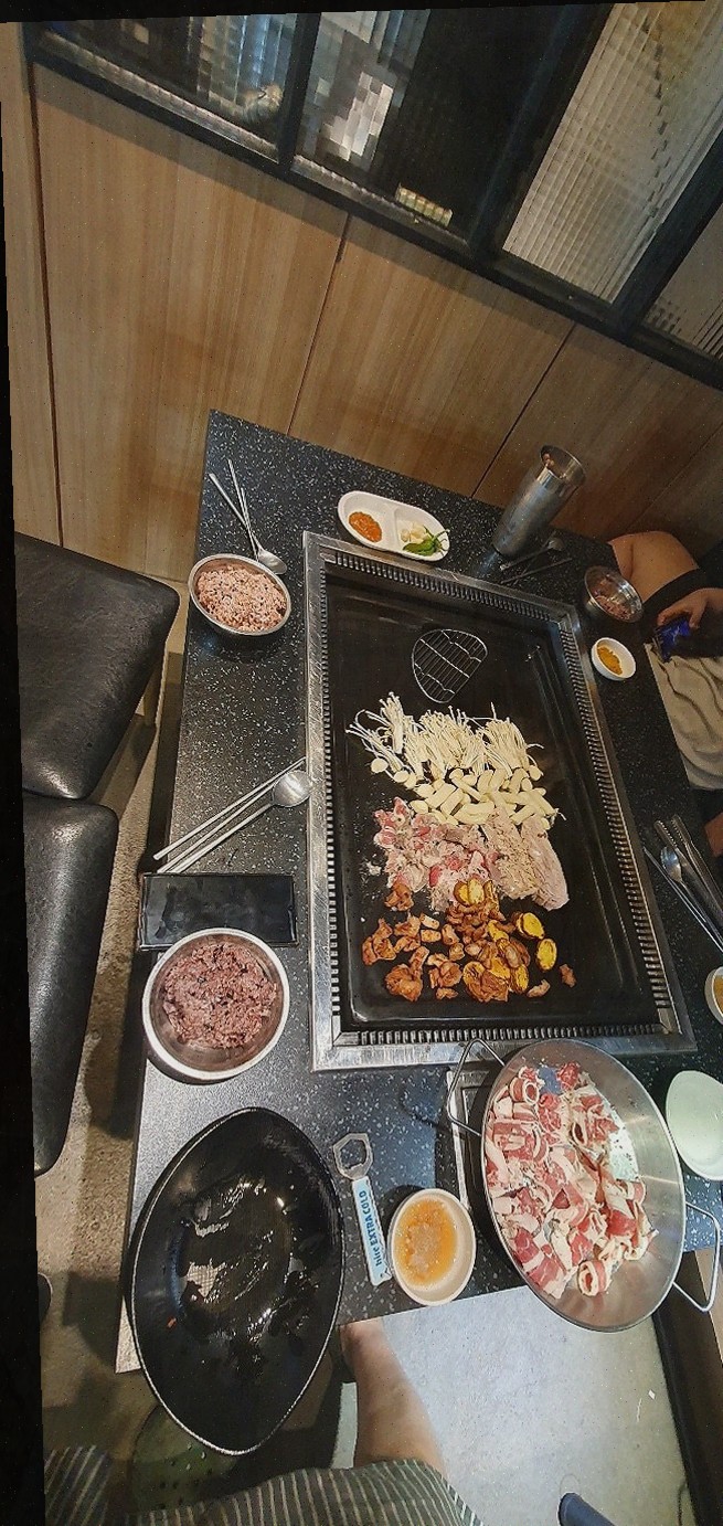  배꼽숙성삼겹살과막창에서 맛보는 방촌역 맛집의 매력