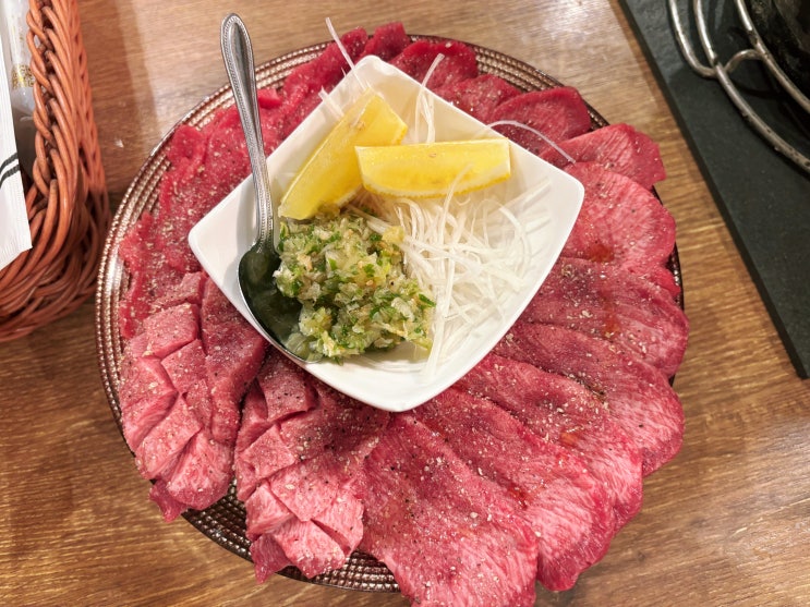 삿포로 스스키노 야키니쿠 맛집 숯불구이 미각원味覚園 남2조점 우설모둠 와규모듬 추천
