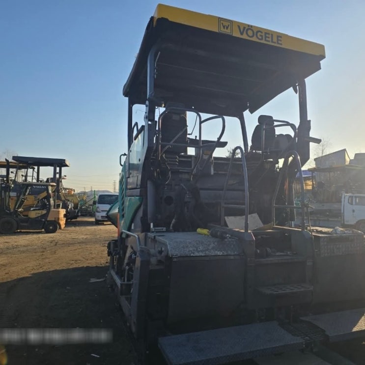 VOGELE SUPER1800-3 2017년식 2억2000만원 판매합니다. VOGELE SUPER1800-3 2017년식 2억2000만원 판매합니다.