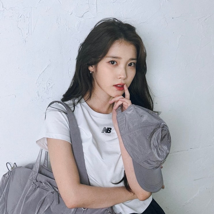  아이유 뉴발란스 신발 종류 3가지, 품절 대란 만든 이유는?