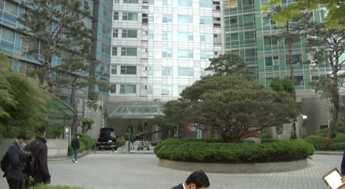 파면된 <b>윤석열 전 대통령</b>, <b>서초동 사저</b>로 언제 복귀할까?