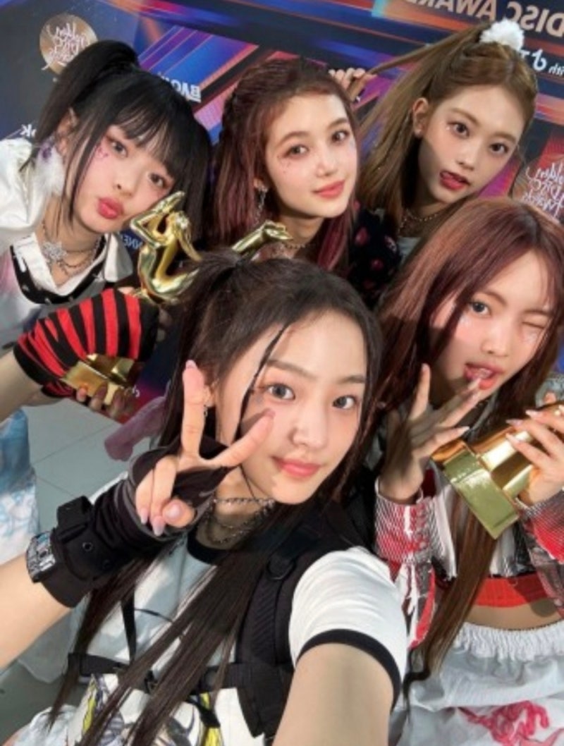 NewJeans《OMG》歌詞與英文歌詞解析