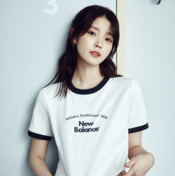  아이유 2025 새로운 뉴발란스 화보 라인업 봄 패션 아이템