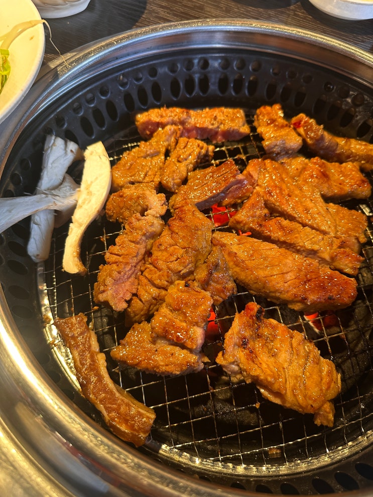  강남 논현동 먹자골목 돼지갈비 맛집! 옛날농장 논현점 고기집 추천!