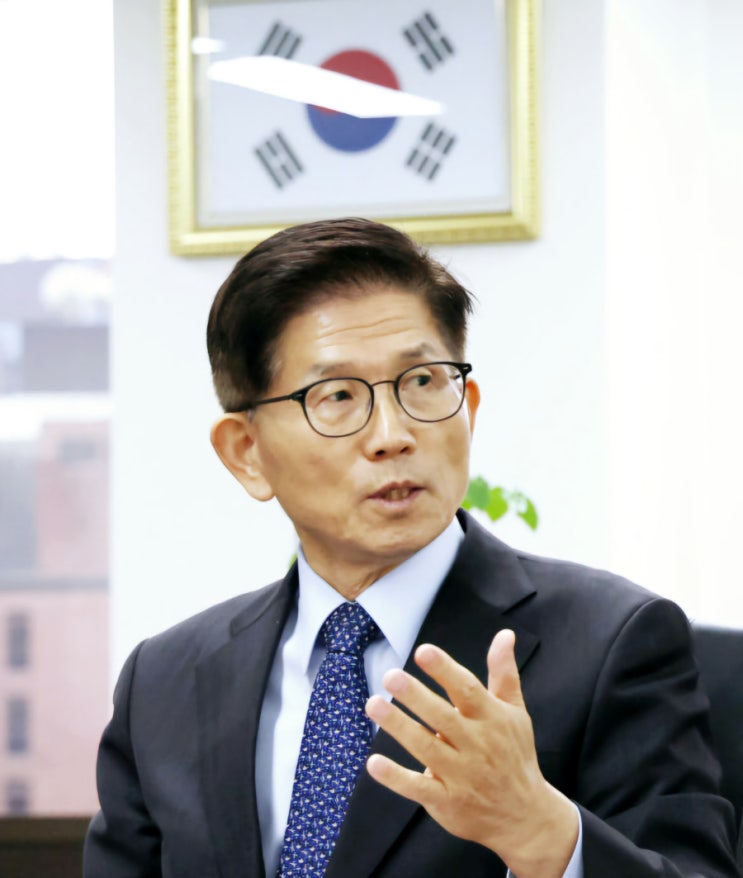 <b>김문수</b>, 다시 정치의 중심으로… <b>대선 출마</b> 임박에 거는 기대