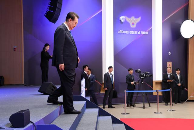 '파면' 윤석열, 연금 포함 전직 대통령 예우 모두 박탈... 경호만 유지 '파면' 윤석열, 연금 포함 전직 대통령 예우 모두 박탈... 경호만 유지