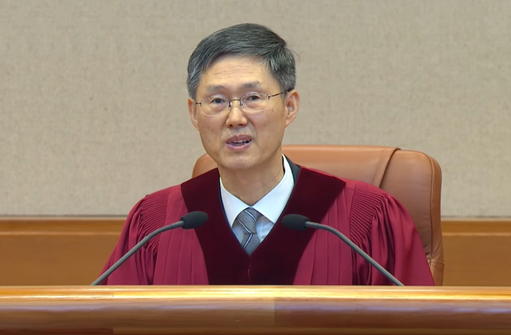 <b>문형배</b> 헌재소장 권한대행 "헌재 지킨 <b>경찰</b>과 언론에 <b>감사</b>"…윤... 
