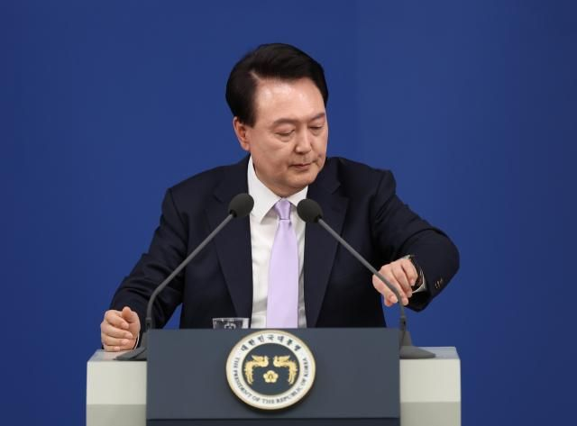  尹, 국힘 지도부에 "당 중심으로 대선 준비 잘해 꼭 승리하기 바라"