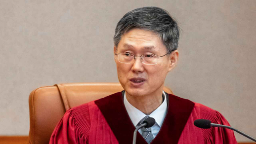<b>문형배</b> "헌재 안전 보장한 <b>경찰 감사</b>…탄핵심판 무리없이 끝나"