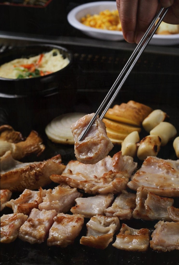  [배꼽숙성삼겹살과막창] 고기 질이 좋고 신선한 방촌역 맛집