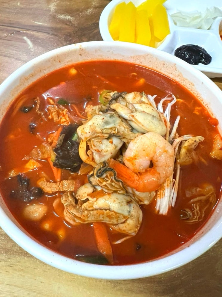  강렬한 인상을 남긴 짬뽕, 동네 사람들도 오픈런 하는 - 장성 백양사 중국집 동서식당