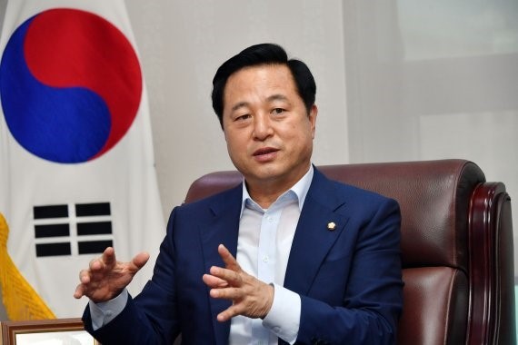 <b>김두관</b> 프로필 나이 고향 학력 경력 재산 "7일 <b>대선 출마</b> 선언"
