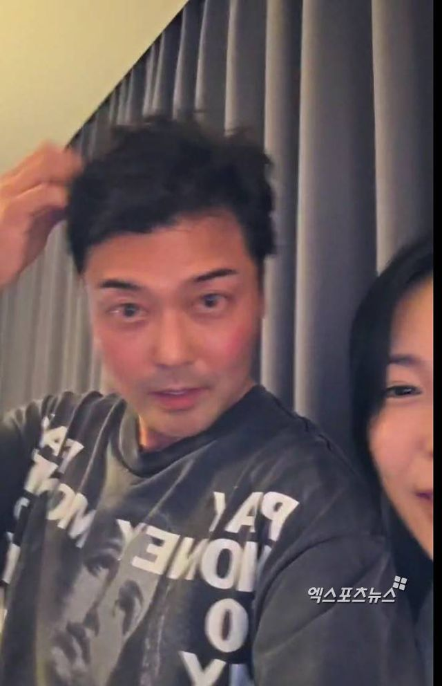 전현무, 톱女가수와 긴급 라방…집에서 술톤으로 인사+소개 [엑's 이슈]