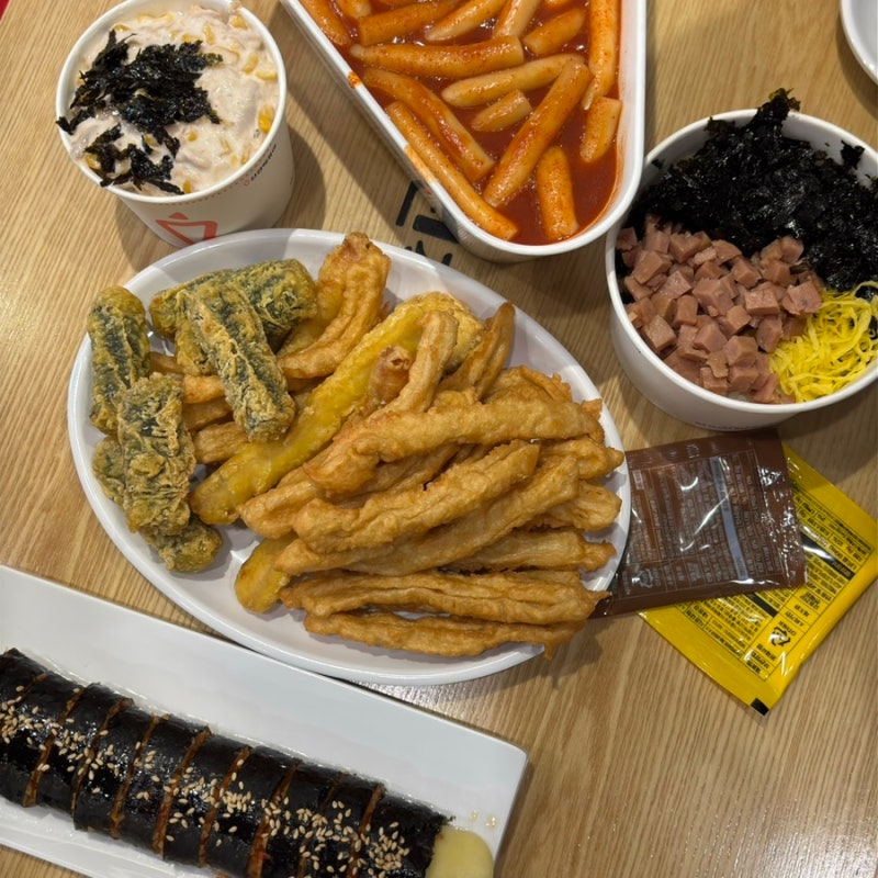 일상 > 신전떡볶이 꿀조합 추천 | 치즈신전김밥 / 참치샐러드 컵밥