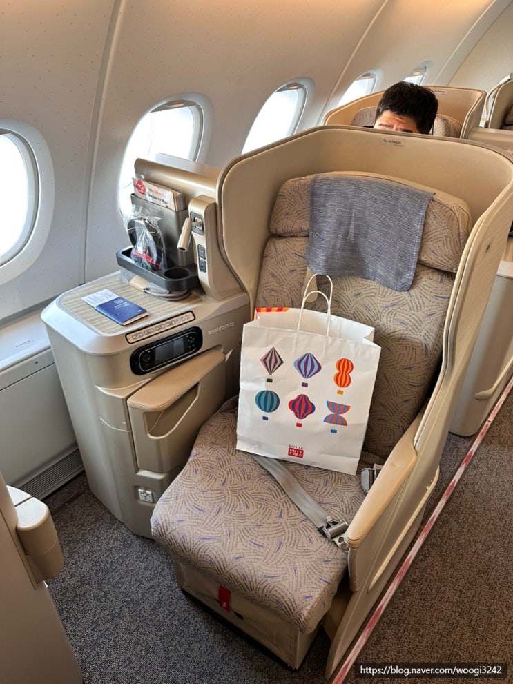 <b>아시아나항공</b> OZ102 인천 → 도쿄 (나리타) A380 비즈니스... 