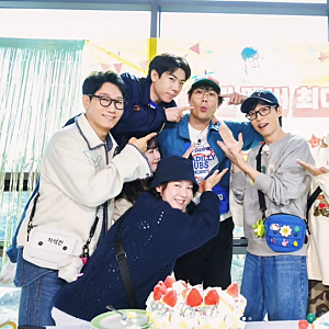 유재석 런닝맨 예능 속 회색 맨투맨 셔츠 패션/옷 정보 @비욘드클로젯