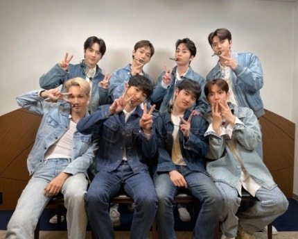 엑소 데뷔 13주년을 축하하며♥