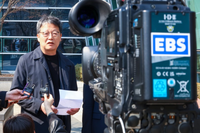 법원, <b>신동호 EBS 사장 임명 집행정지</b> 인용