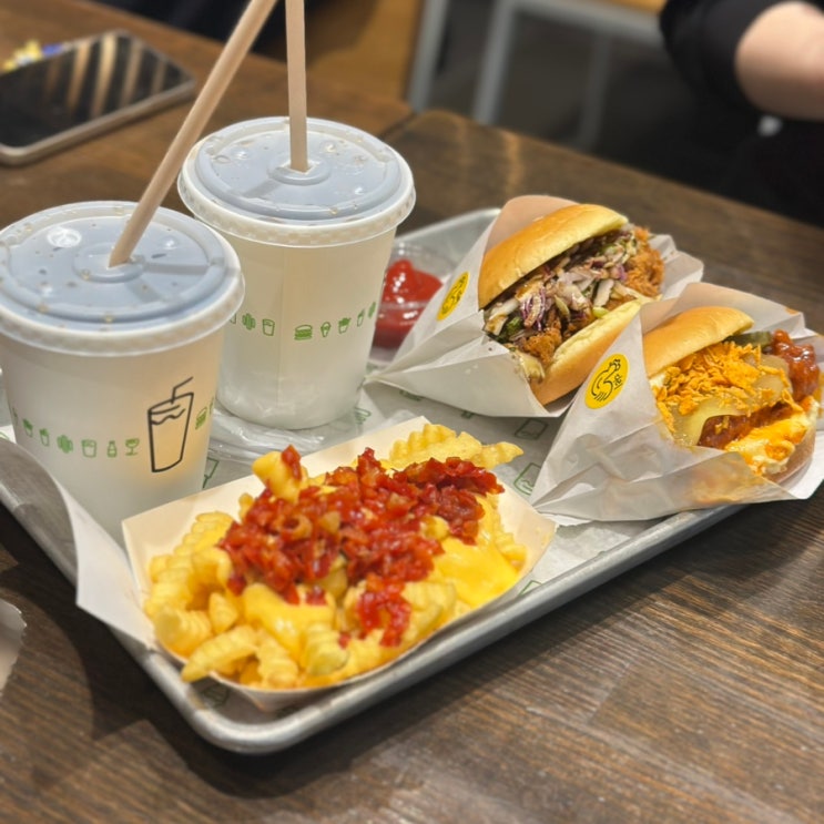  오랜만에 갔다가 쉐이크쉑 X 오준탁 시즌 한정 메뉴 라임칠리탉 바질페스토탉 체리페퍼 프라이 리뷰.