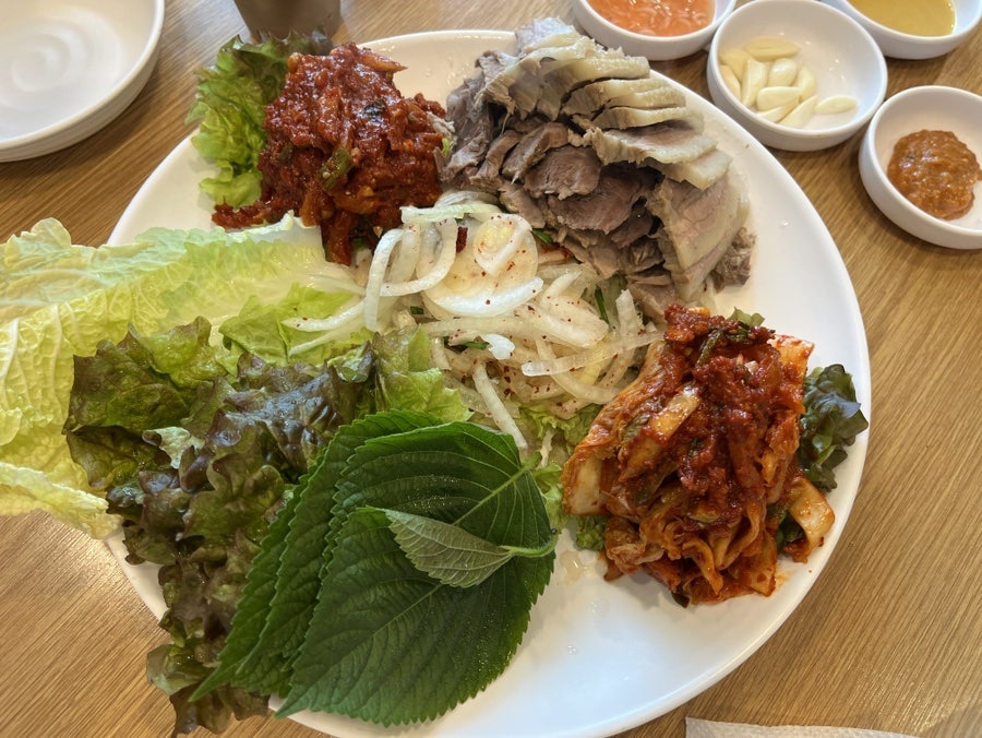 바른식시골보쌈&감자옹심이 교대점 사진 5
