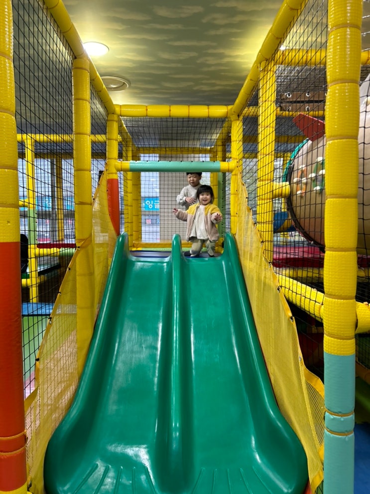  광주 화정동 고기집 놀이방 있는 식당 신나는 돼지 광주화정동본점