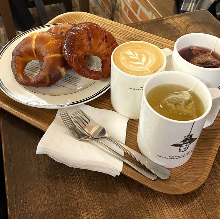  성수 베통 플래그십 평일 웨이팅 시간 유명한 소금빵 맛집 후기