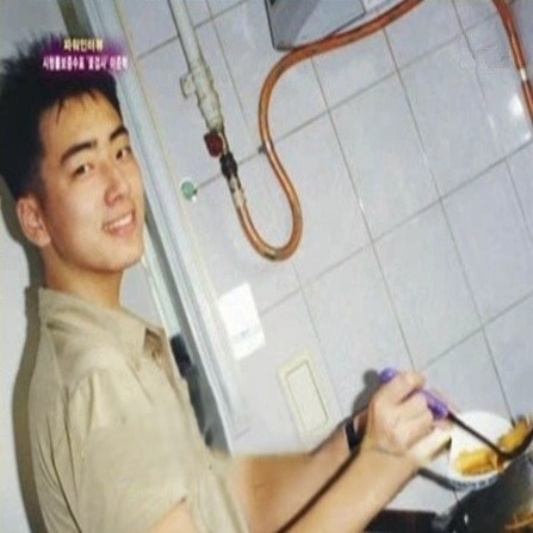  어릴 때부터 늙어보여 극장이나 비디오 빌려보기 쉬웠다는 남 배우. jpg