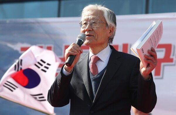  보수논객 조갑제 “국민배반자 尹, 배반당 국힘…대선출마 안해야”
