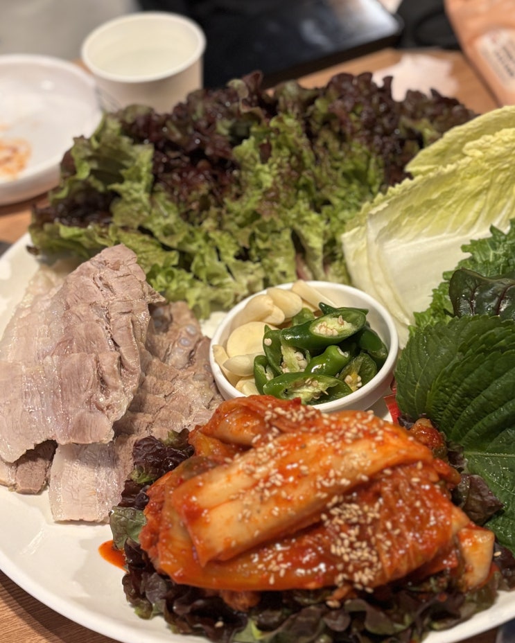  춘천 보쌈 맛집, 거두리 분위기 좋은 밥집 술집 추천 샘밭촌놈