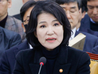 법원 제동 걸린 신동호 <b>임명</b>..... (프로필 이슈 탄핵 사퇴 <b>논란</b>)