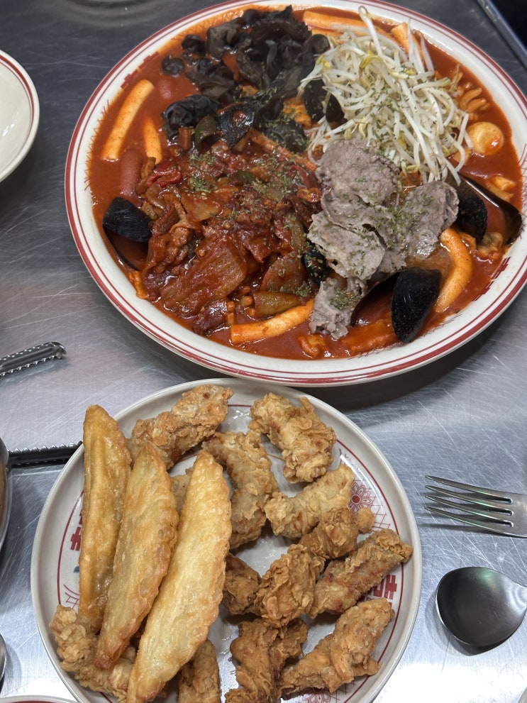  강릉 중앙시장 맛집 ‘1300도씨 짬뽕&떡볶이’