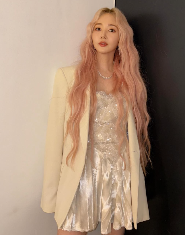 <b>박민영 컨피던스맨 KR</b> 핑크 탈색 파격 변신 드라마 출연