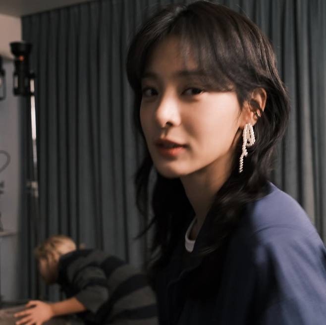  조영남 따귀녀'에서 시크+러블리 패션으로 주목받다