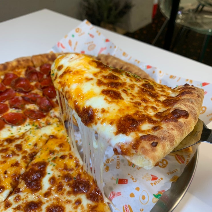  이대역 맛집 외계인피자 이화여대점 메뉴, 분위기, 주차 정보 리뷰