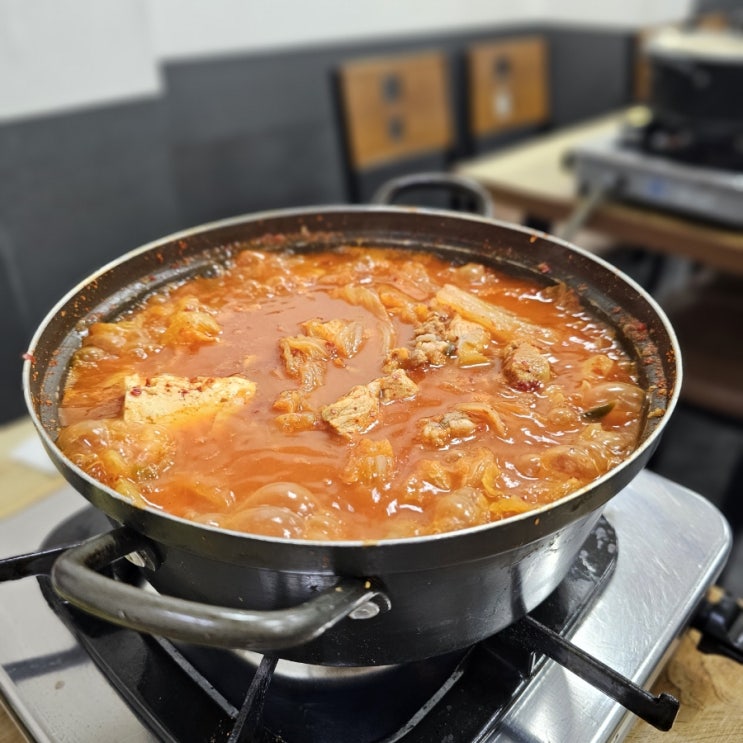  [방산시장 맛집] 쌈 싸먹는 김치찌개집 《은주정》