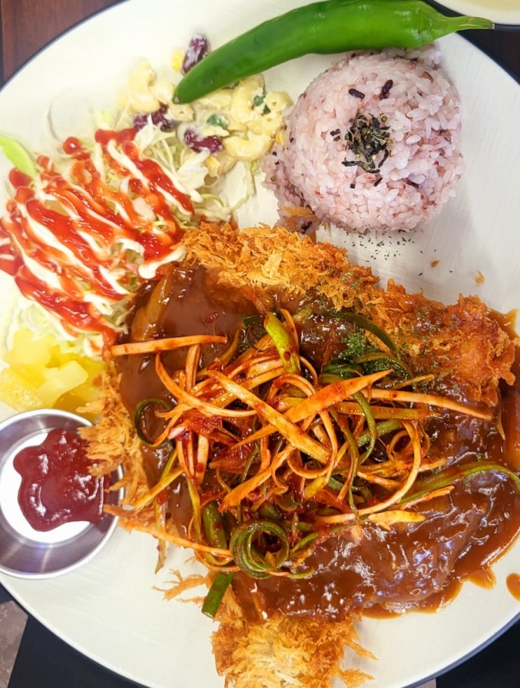  [연산동]식사부터 디저트까지 즐길 수 있는 부산시청 맛집 '코끼리함박&벌크커피 부산시청직영점'