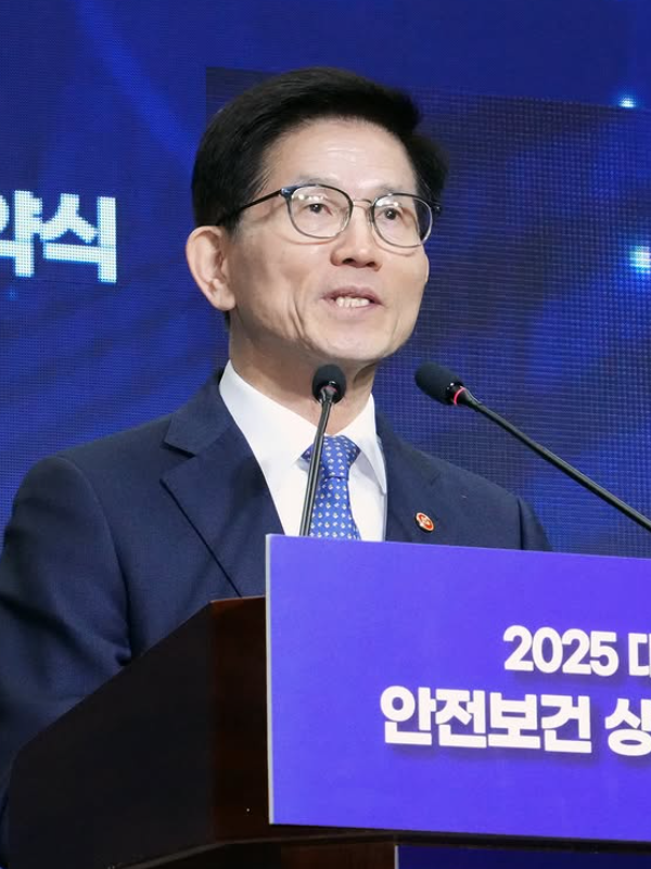 <b>김문수</b> <b>대선</b>? 장관직 내려놓고 6월 대권에 도전한다.